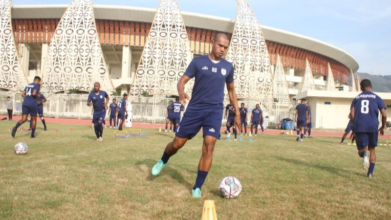 Striker Persipura Caper ke John Herdman? Langsung Cetak 2 Gol Demi Panggilan Timnas Indonesia
            - galeri foto