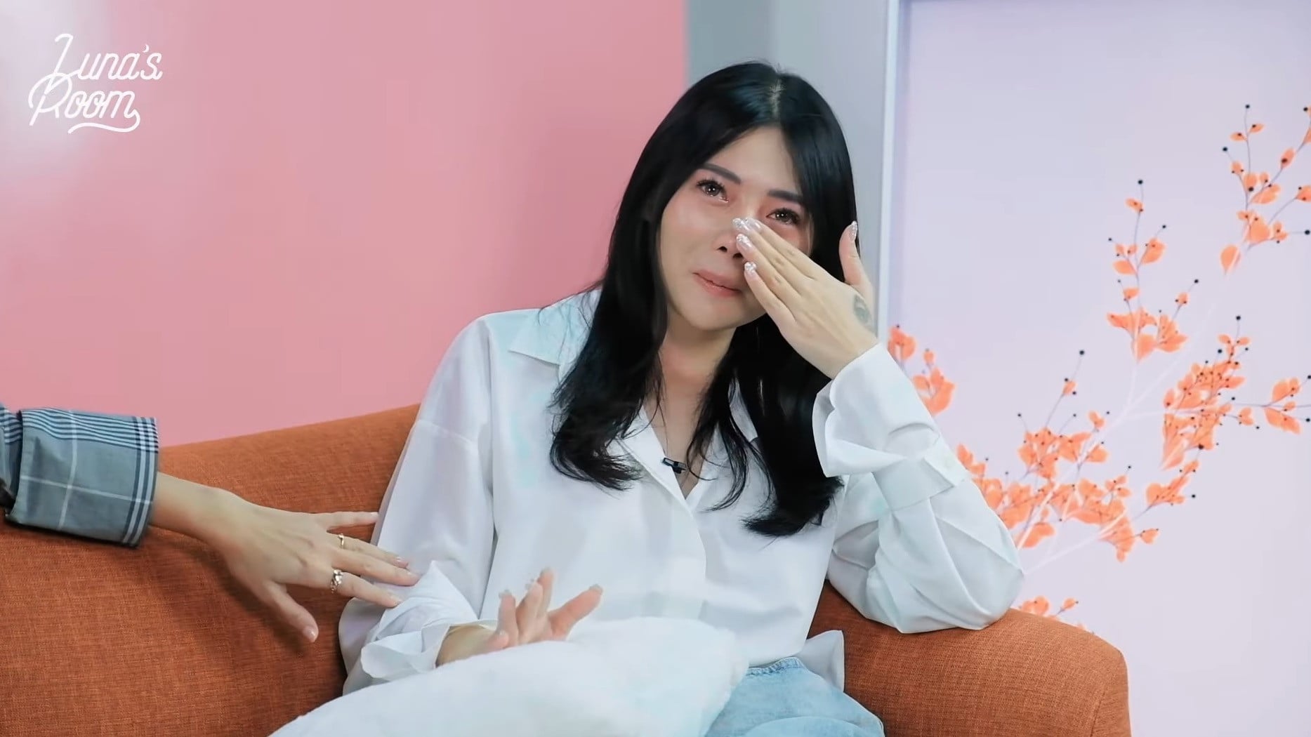 Siapa Sih Wendy Walters? Mantan Istri Reza Arap yang Ikut Menangis setelah Lula Lahfah Meninggal Dunia
            - galeri foto