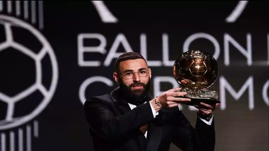 Pemain Real Madrid Karim Benzema menerima penghargaan Ballon d Or 2022