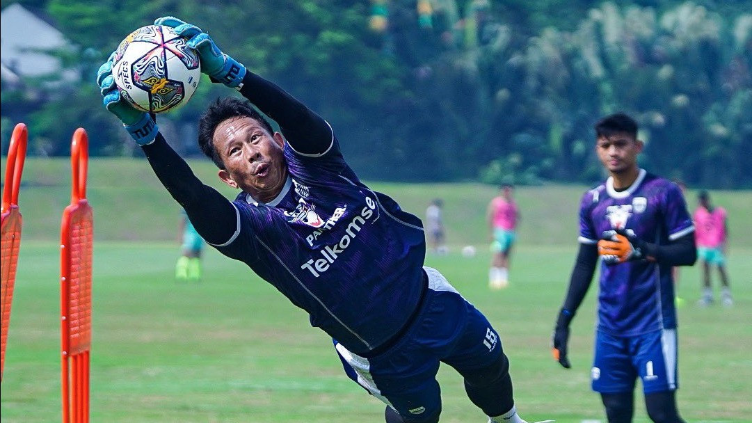 Kiper Persib I Made Wirawan
