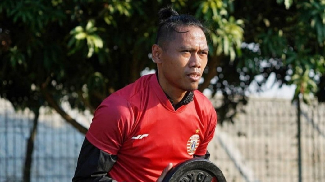 Apa Kabar Tony Sucipto? Eks Bintang Persib dan Persija Itu Ternyata Masih Aktif di Usia 39 Tahun
            - galeri foto