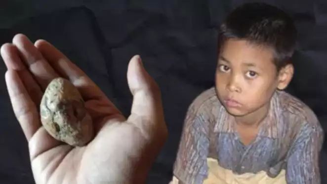 Mantan Dukun Cilik, Ponari dengan Batu Petirnya