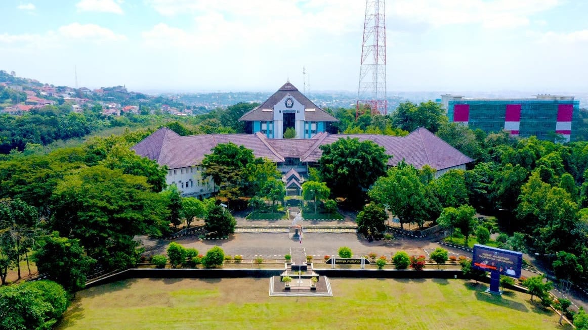 Langkah Tegas Undip Sikapi Motif Mahasiswa Dikeroyok 30 Temannya Buntut Dugaan Pelecehan Seksual: Sanksi Menanti
            - galeri foto
