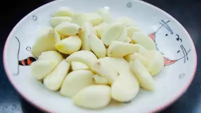 ilustrasi bawang putih