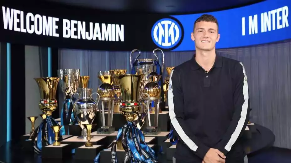 Batal ke Manchester United, Benjamin Pavard Resmi Berlabuh ke Inter Milan.