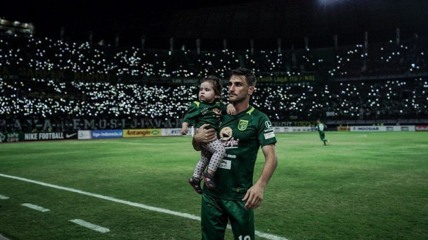 Masih Ingat Robertino Pugliara? Pernah Jadi Bintang Persib dan Persija, Pemain Asal Argentina Itu Kini Justru...
            - galeri foto