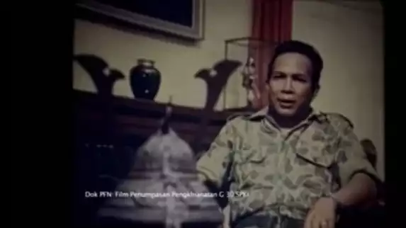 dr. Amoroso Katamsi memerankan Jenderal Soeharto.