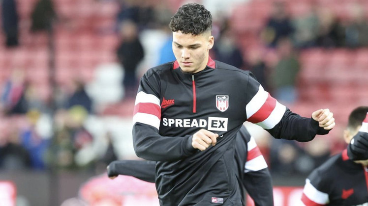 Masuk Radar Timnas Indonesia, Bek Eropa Keturunan Maluku Ini Bersiap Comeback ke Premier League
            - galeri foto