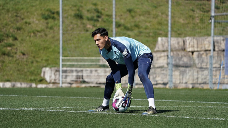 Mengenal Daniel Klein, Kiper Jerman-Bali di Bundesliga yang Masih Menanti Pinangan Timnas Indonesia
            - galeri foto