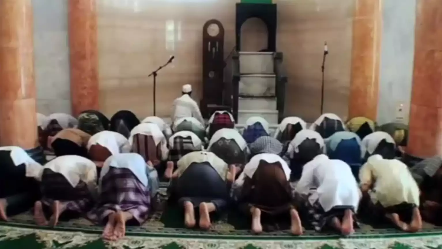 Ilustrasi - sholat berjamaah