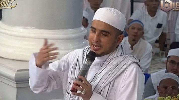 Prabowo dapat Pesan Khusus dari Habib Rizieq, Minta Sampaikan Belasungkawa Secara Terbuka Atas Wafatnya Ali Khamenei
            - galeri foto