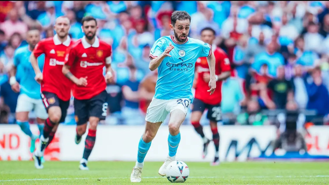 Bernardo Silva Kirim Kode Keras ke Barcelona, Tolak Arab Saudi hingga Raksasa Italia Demi Berseragam Blaugrana?
            - galeri foto