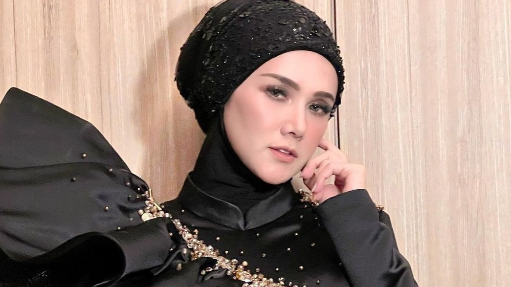 Mulan Jameela Akhirnya Bicara Jujur Mengapa Mau Dinikahi Ahmad Dhani, Katanya Waktu itu...
            - galeri foto