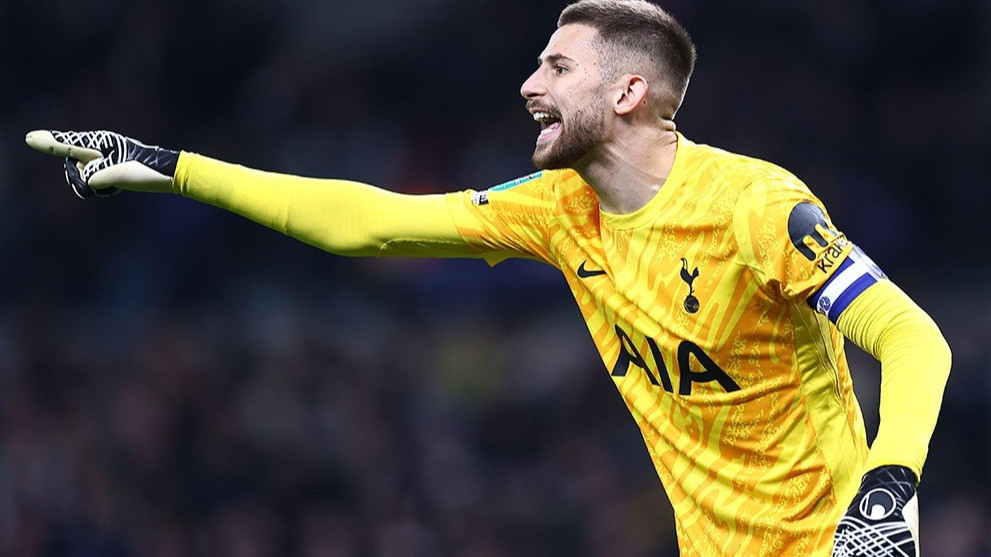 Tak Hanya di Lapangan, Derby d'Italia Juga Terjadi di Bursa Transfer: Juventus Saingi Inter Milan untuk Kiper Timnas Italia
            - galeri foto