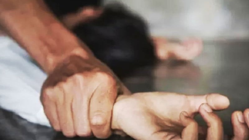 Menantu Perkosa Ibu Mertua Jelang Waktu Sahur Ternyata Hanya Selisih 5 Tahun, Pengakuannya Mengejutkan
            - galeri foto