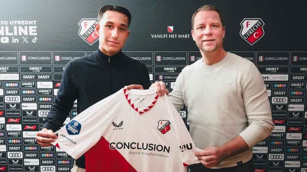 Eligible Bela Timnas Indonesia dan Gantikan Ole Romeny, Striker Liga Belanda Keturunan Depok Ini Sukses Bikin Gebrakan di Eropa
            - galeri foto