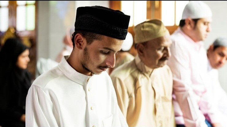 Sedang Shalat Sunnah Tiba-Tiba Terdengar Iqamah, Apa yang Sebaiknya Dilakukan?
            - galeri foto