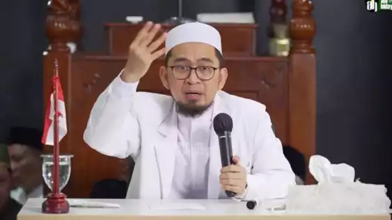 Potret Ustaz Adi Hidayat