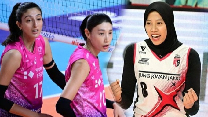Pemain pink Spiders, Tutku Burcu, Kim Yeon-koung dan Megawati Hangestri.