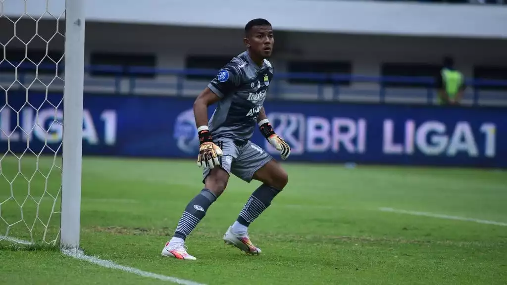 Bertemu Mantan Tim, Kiper Persib Teja Paku Alam Berasa Pulang Kampung