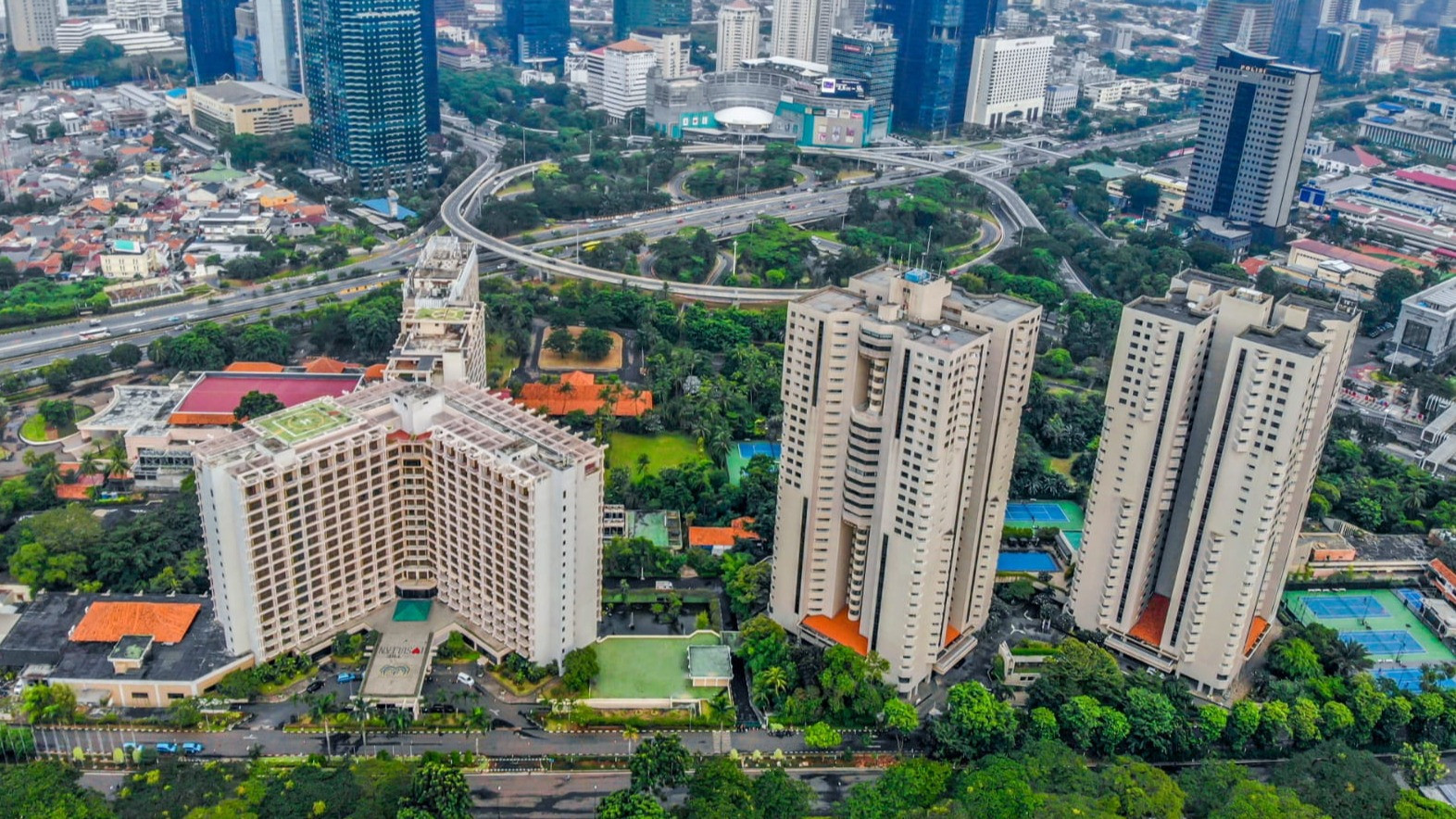 Indobuildco Beberkan Fakta Baru di Sengketa Hotel Sultan
            - galeri foto