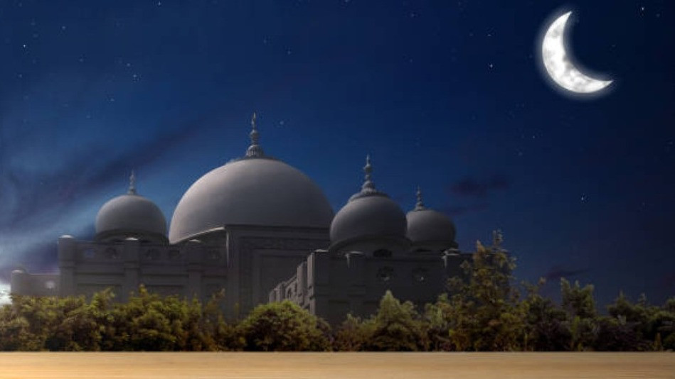 Berburu Malam Lailatul Qadar, Berikut 3 Amalan Utama yang Dianjurkan
            - galeri foto