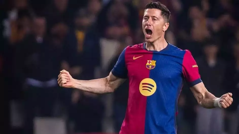 Penyerang Barcelona Robert Lewandowski