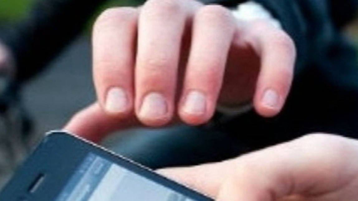 Ilustrasi jambret handphone.