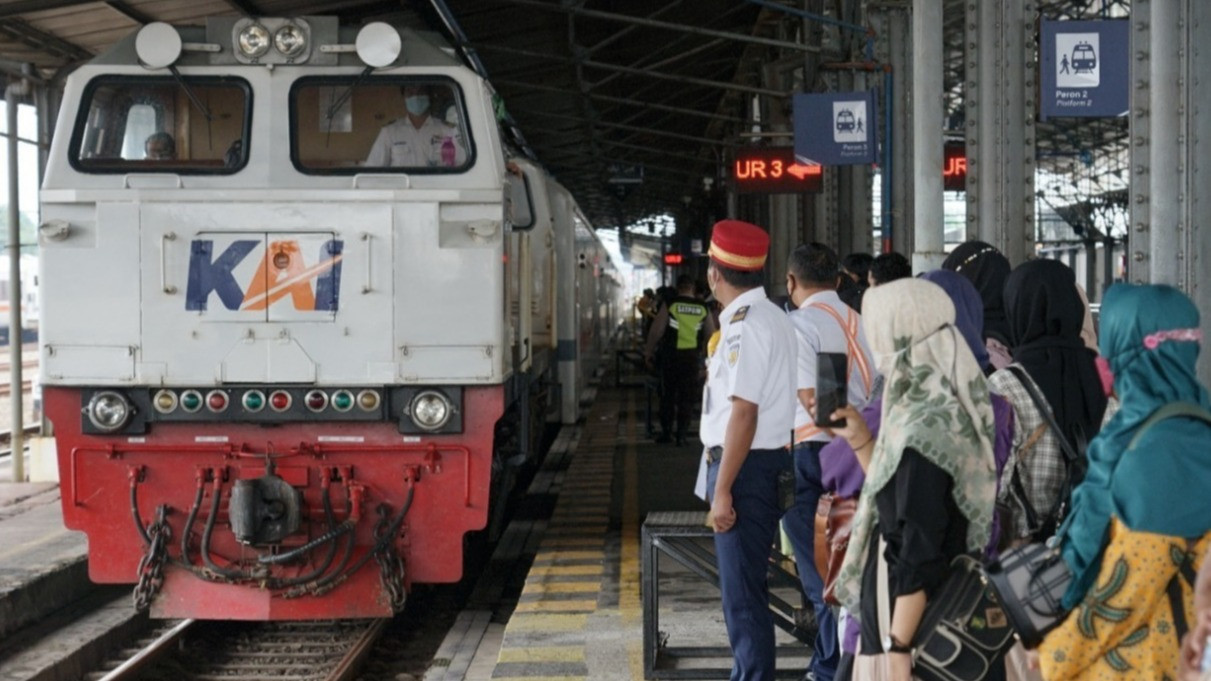 Mulai Hari ini Tiket Kereta Api Mudik Lebaran 2026 Resmi Dibuka KAI: Cek Link Resmi, Cara Pesan dan Jadwalnya
            - galeri foto
