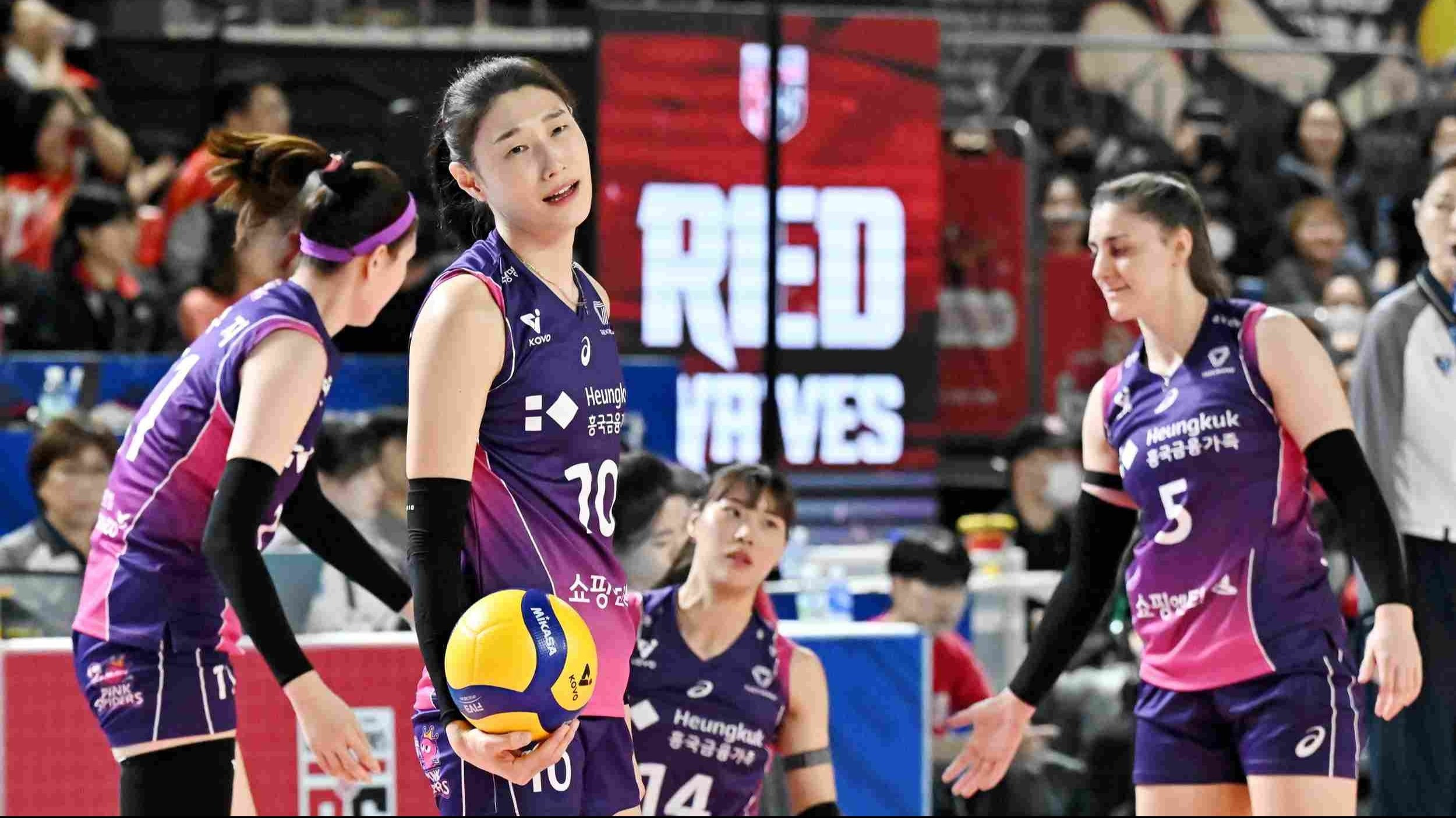 Sudah Pensiun Sebagai Pemain Voli, Musuh Megawati Hangestri Ini Malah Ditunjuk Menjadi Duta AVC Women’s Champions League
            - galeri foto