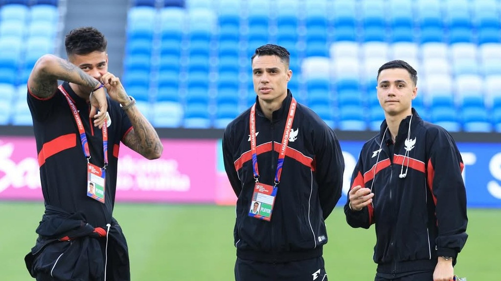 Belum Dilirik Timnas Indonesia Meski Sudah WNI, Bek Liga Belanda Ini Justru Buat Gebrakan di Eropa
            - galeri foto