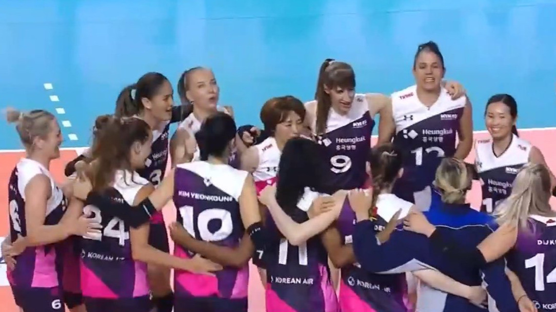 Apa Kabar Ratu Voli Korea? Usai Pensiun, Kini Kim Yeon-koung Beraksi Lagi di Mongolia
            - galeri foto