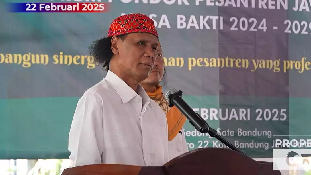 Hercules saat acara pengukuhan jabatan barunya sebagai Panglima Laskar Santri Jawa Barat