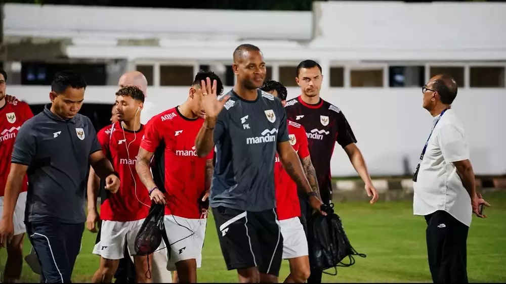 Patrick Kluivert dalam sesi latihan Timnas Indonesia