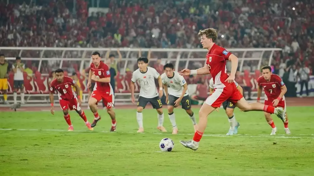 Ole Romeny cetak gol ke gawang China