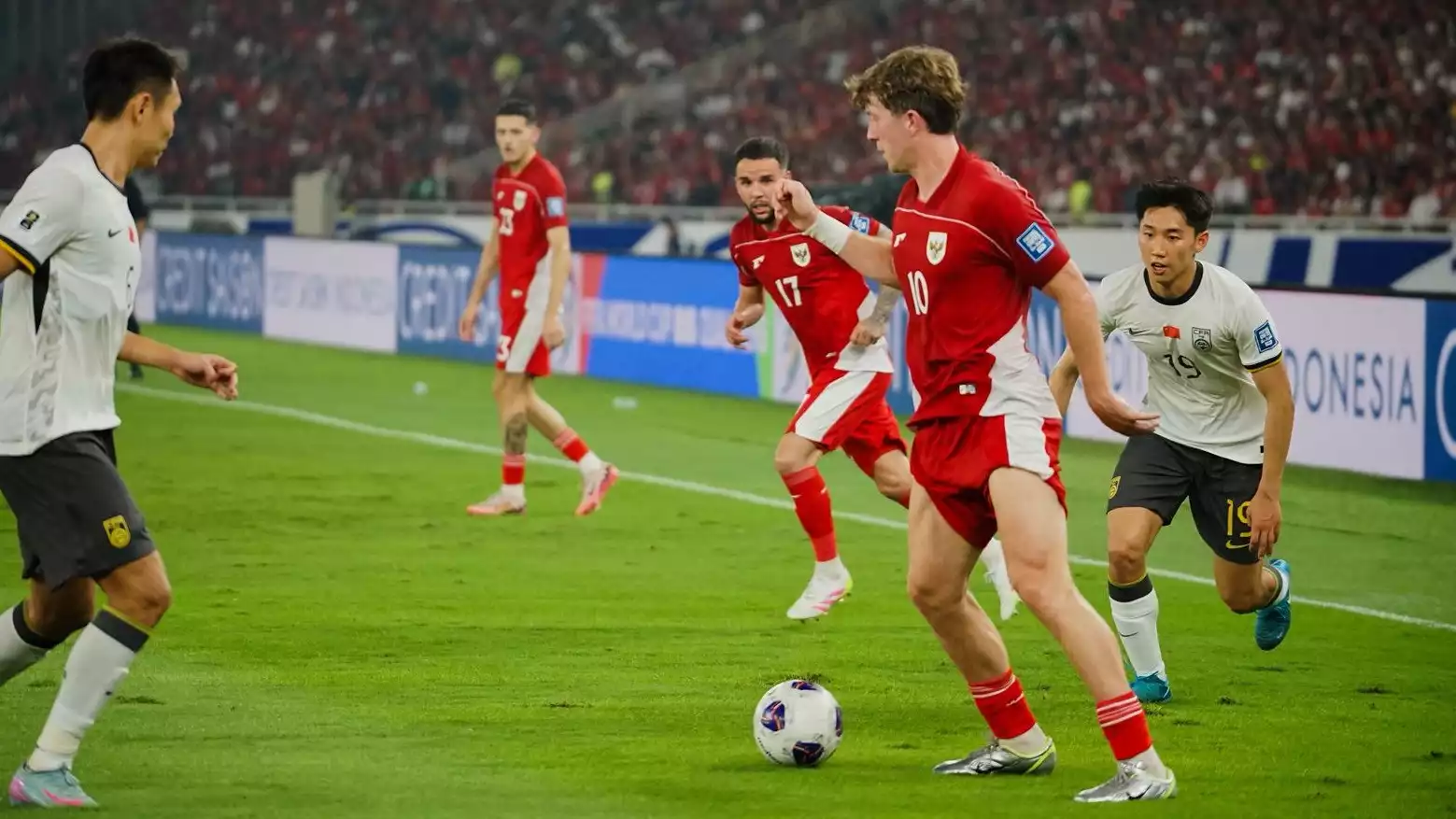 Timnas Indonesia saat melawan China di Jakarta, Kamis (5/6).