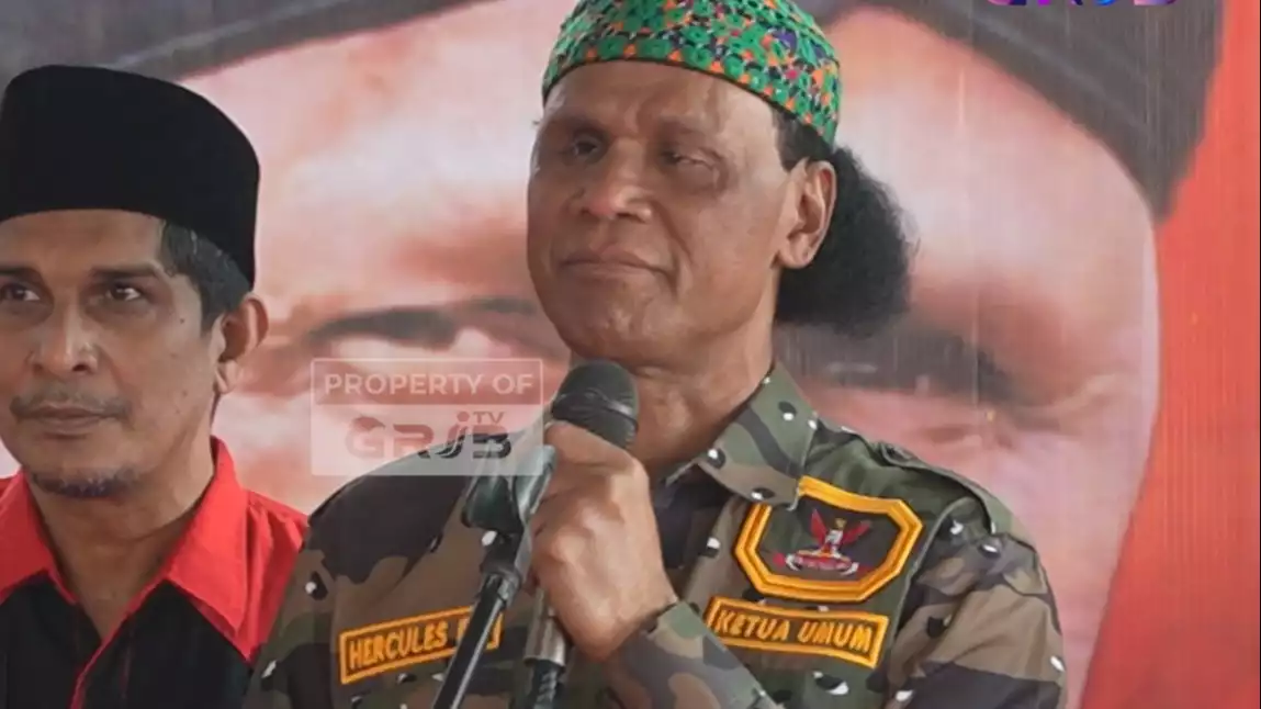 Hercules Rosario Marshal berpidato di hadapan pimpinan DPD ormas GRIB Jaya se-Indonesia