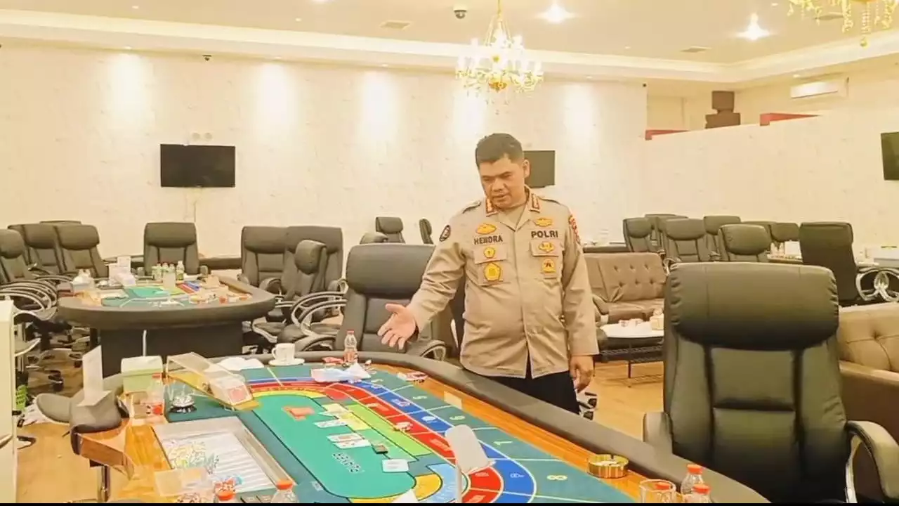 Penampakan kasino judi berkedok lapang futsal dan billiard di Kota Bandung