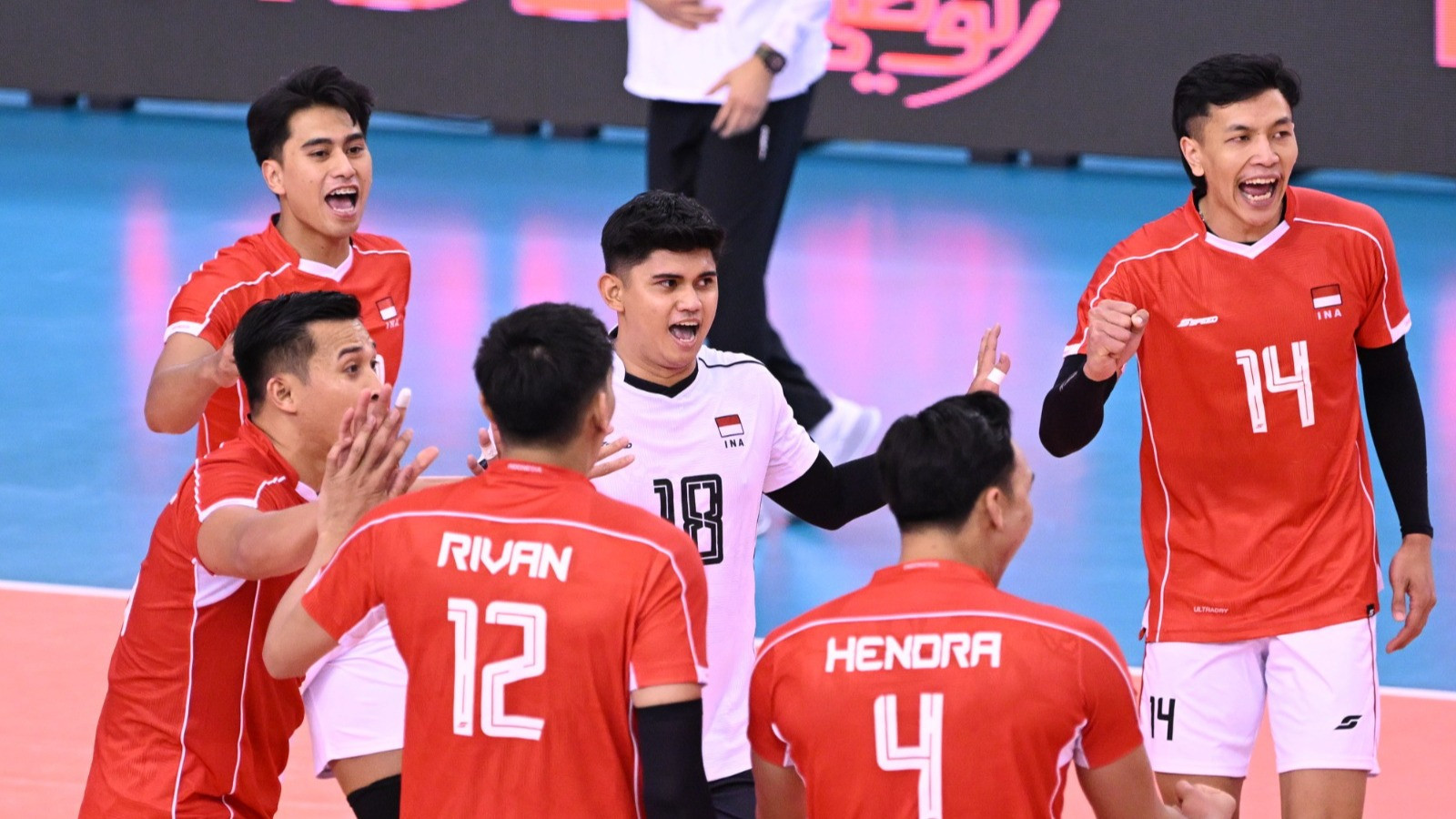 Farhan Halim bersama skuad Timnas Voli Putra Indonesia