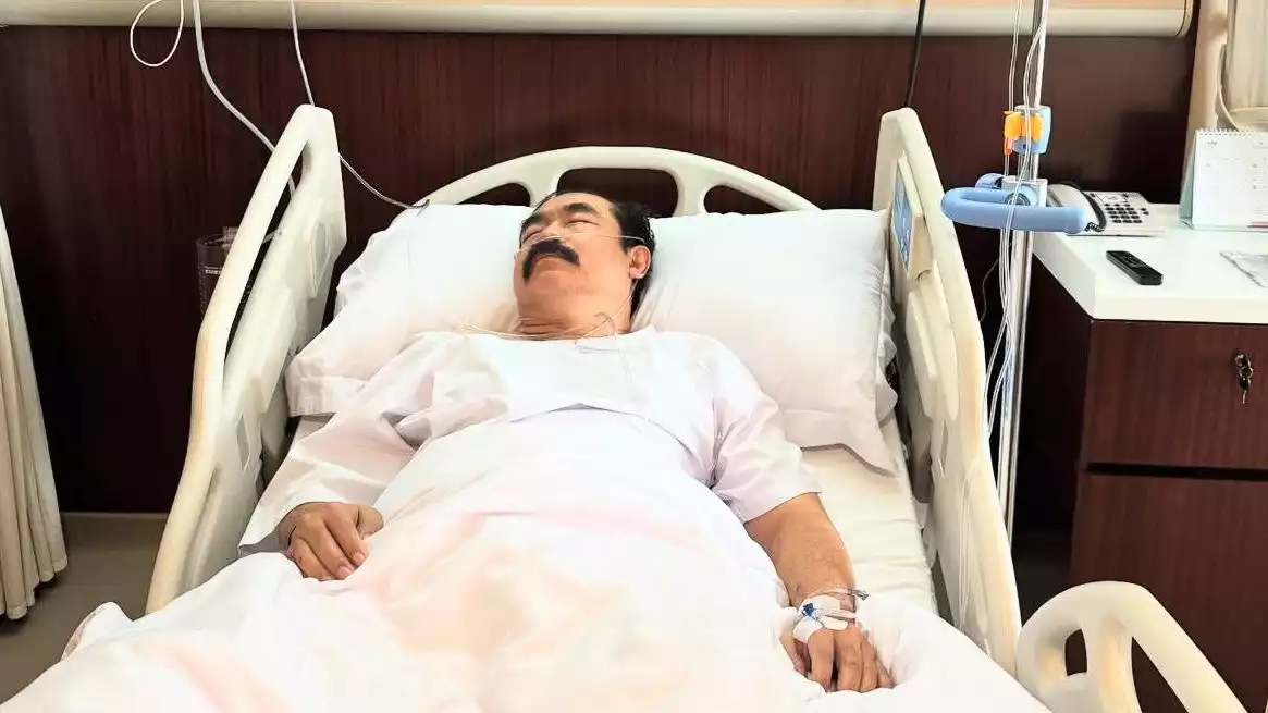 Adam Suseno suami Inul Daratista terbaring di rumah sakit