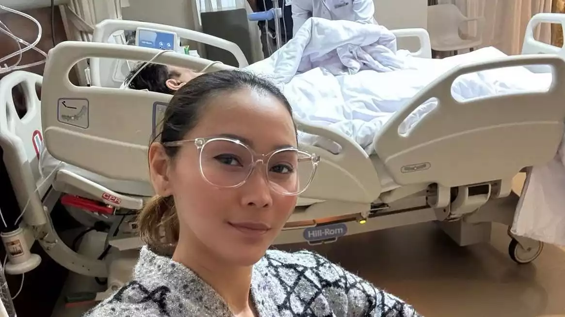 Inul Daratista menemai sang suami di rumah sakit