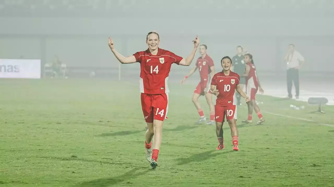 Pencetak Gol Timnas Putri Indonesia, Isa Warps