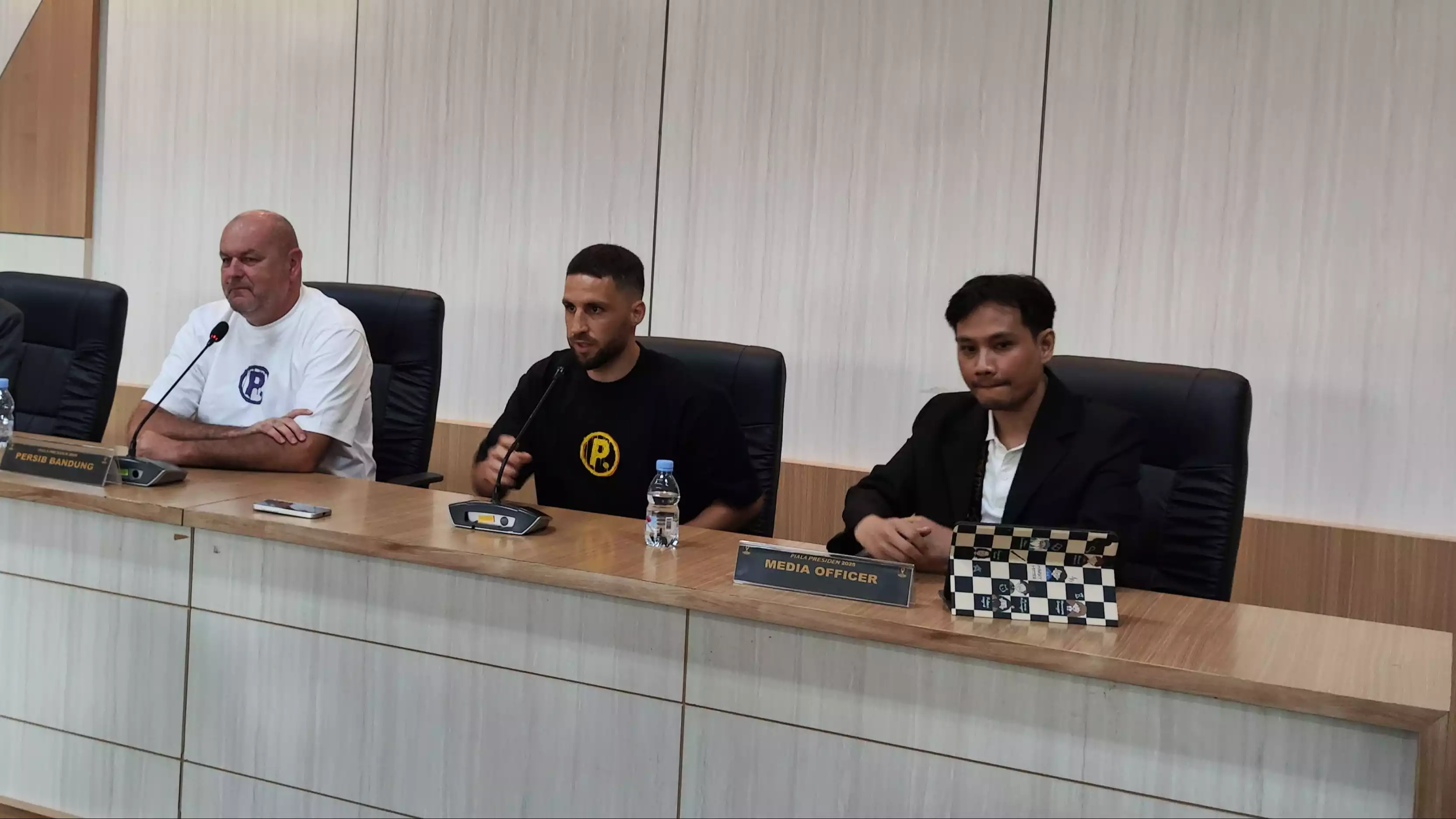 Pemain Persib, Luciano Guaycochea