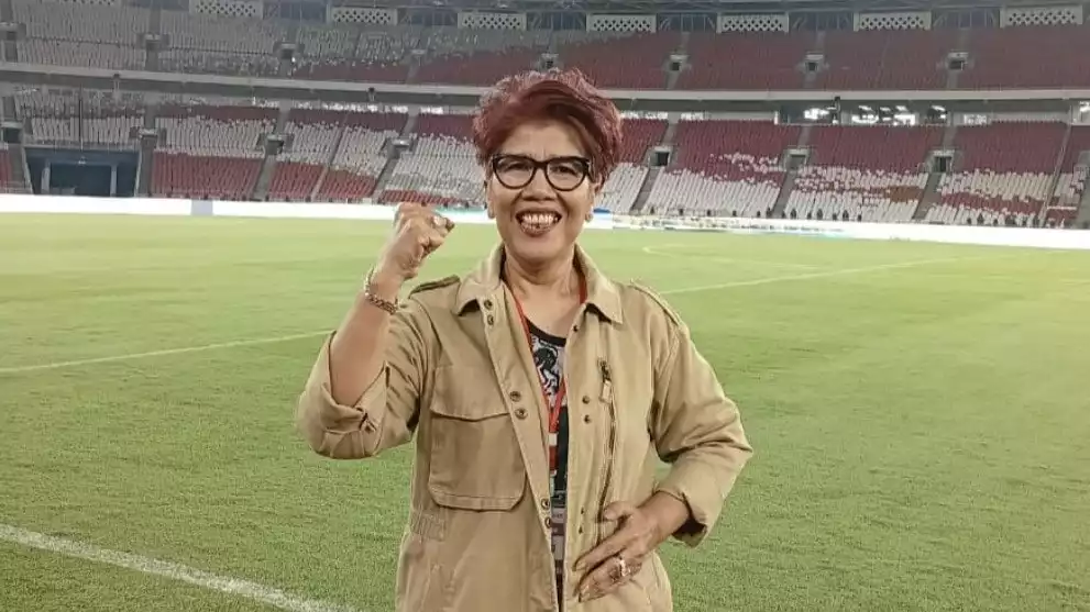 Rita Butar Butar penyanyi legendaris salah lirik lagu Indonesia Raya pada pembukaan Piala Presiden 2025 di GBK