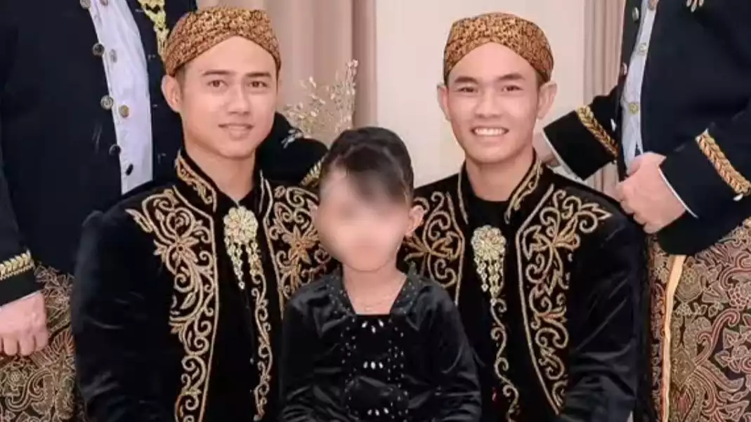 Viral Pasangan Sejenis Chiko dan Wiran Gelar Foto Pernikahan Adat Jawa, Netizen Murka Soroti Nasib Anak