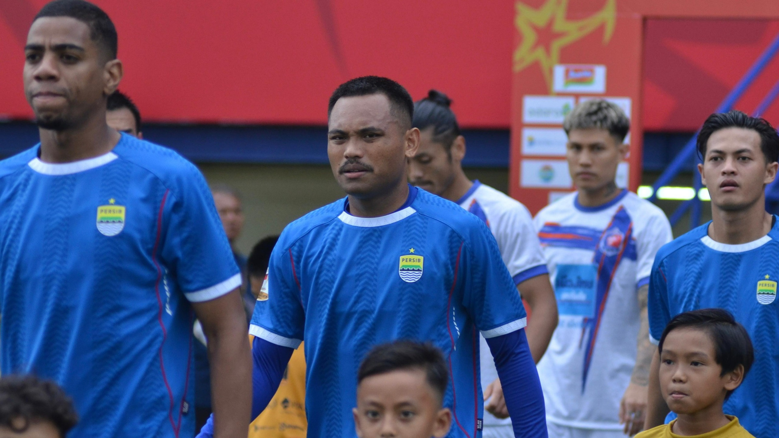 Alasan Persib Bandung Laksanakan TC di Thailand usai Piala Presiden 2025 Diungkap Blak-blakan oleh Bojan Hodak
            - galeri foto