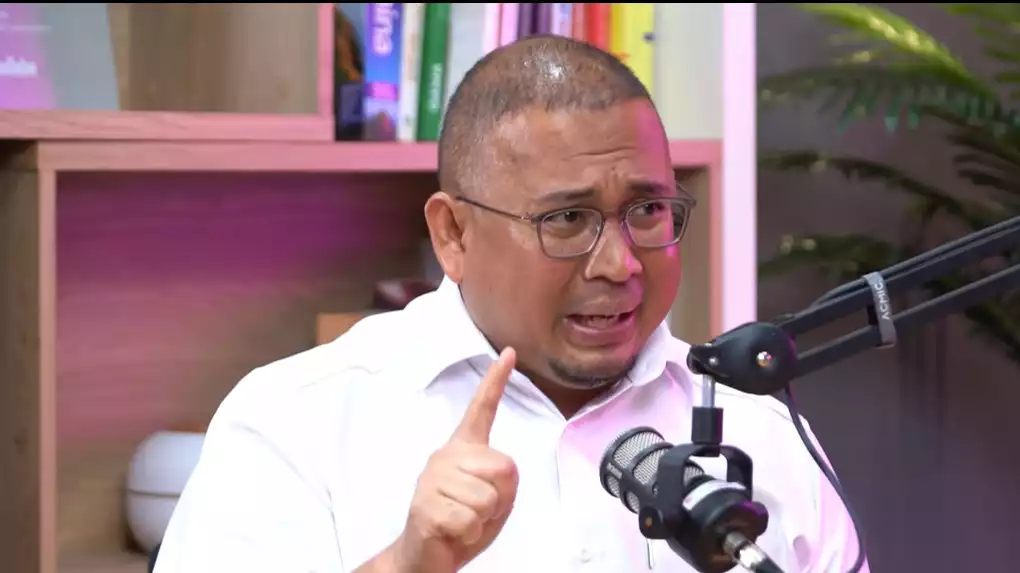 Penasihat Semen Padang Andre Rosiade