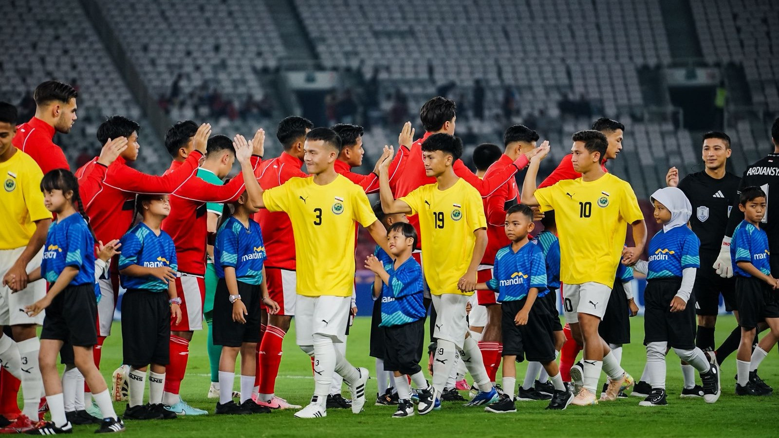 Belum Juga Main Lawan Malaysia, Media Amerika Sudah Sebut Timnas Indonesia Asuhan Gerald Vanenburg akan...
            - galeri foto