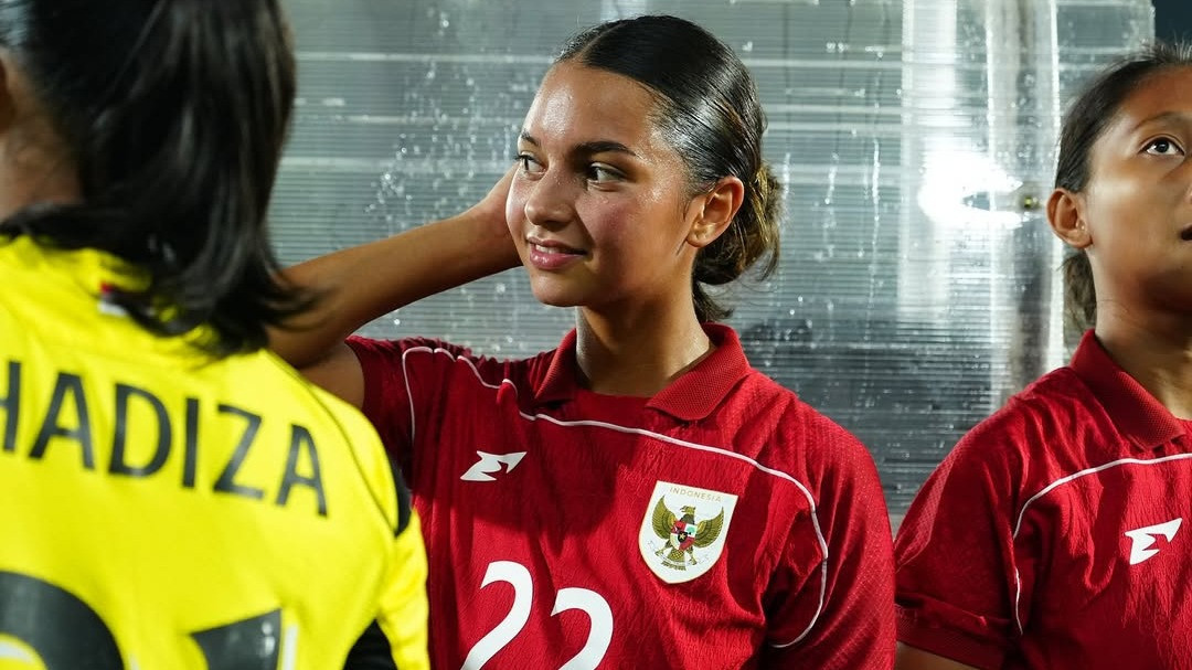 5 Potret Cantik Estella Loupatty, Sosok Dibalik Gacornya Jens Raven saat Timnas Indonesia U-23 Hadapi Brunei Darussalam
            - galeri foto