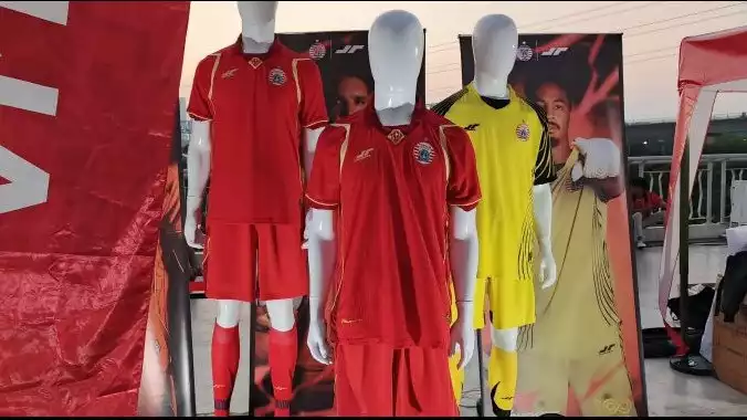 Persija Jakarta saat ini tengah menggelar acara Launching Team dan Jersi terbaru yang berlangsung di Jakarta Internasional Stadium (JIS) pada Sabtu (26/7/2025).